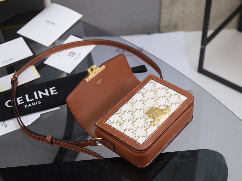 Ce1i*e triomphe bags
